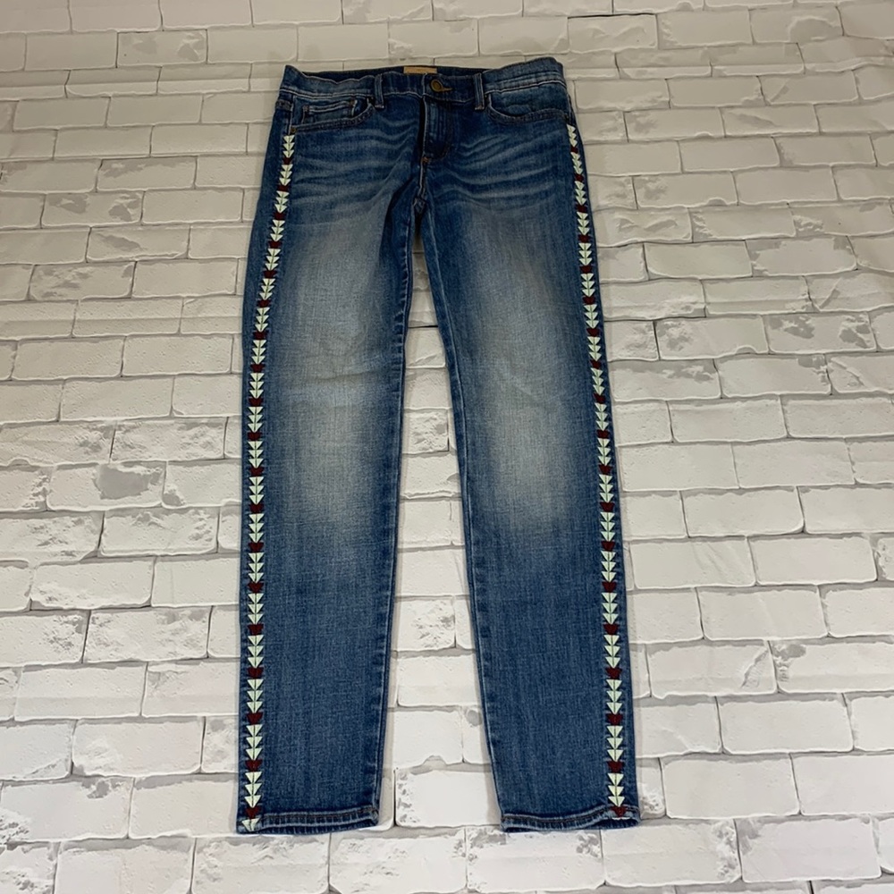Driftwood Marilyn Aztec embroidered skinny jeans. Size 26. Medium wash denim